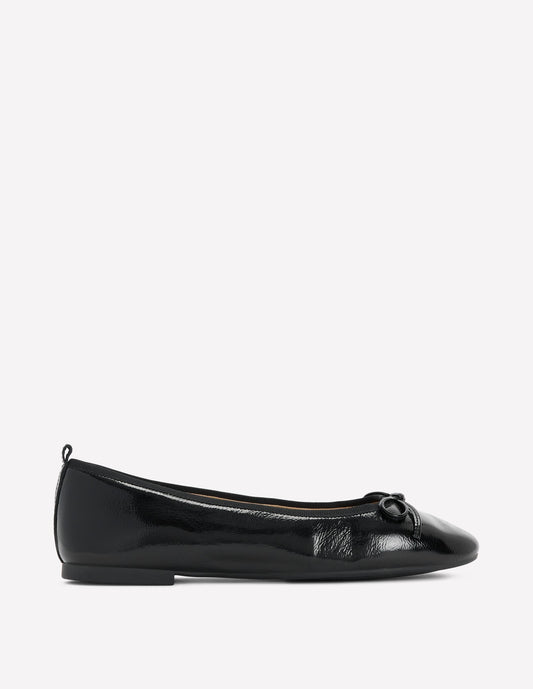 Patti Round Toe Ballet Flats-Black