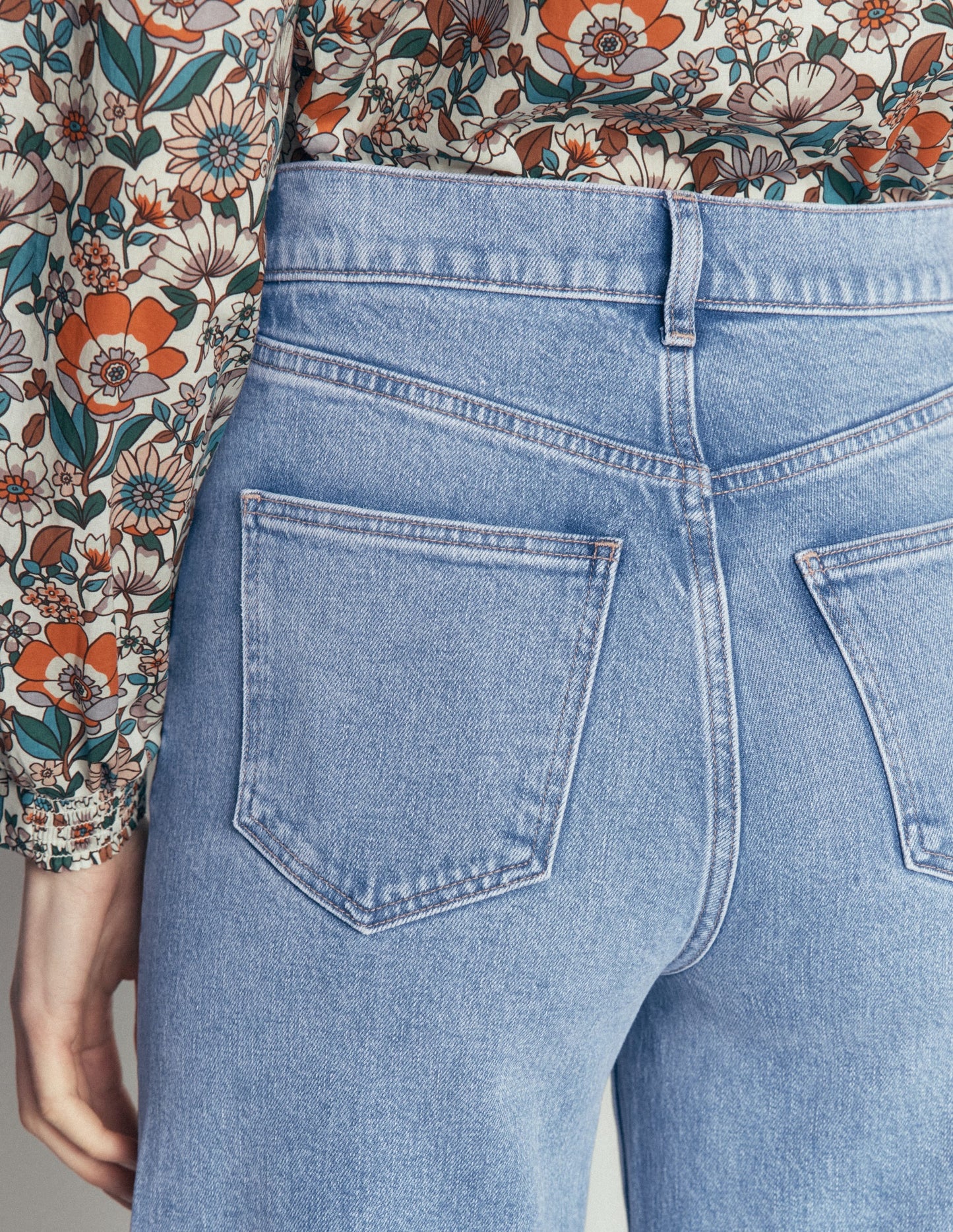 High Rise Wide Leg Jeans-Light Vintage