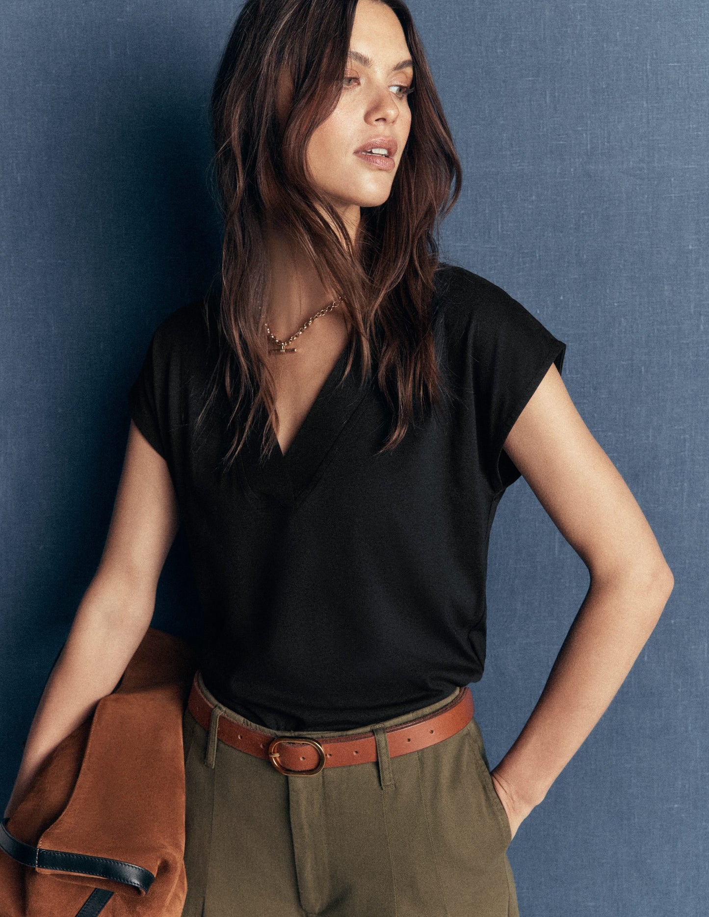 Supersoft V-neck T-shirt-Black