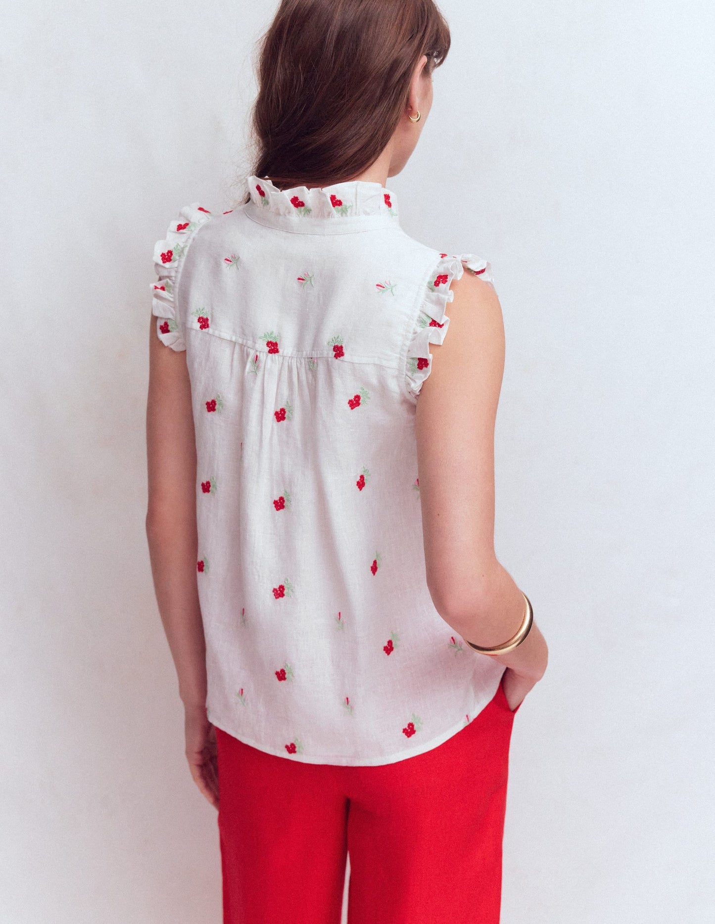 Isabel Sleeveless Linen Top-Floral Embroidery