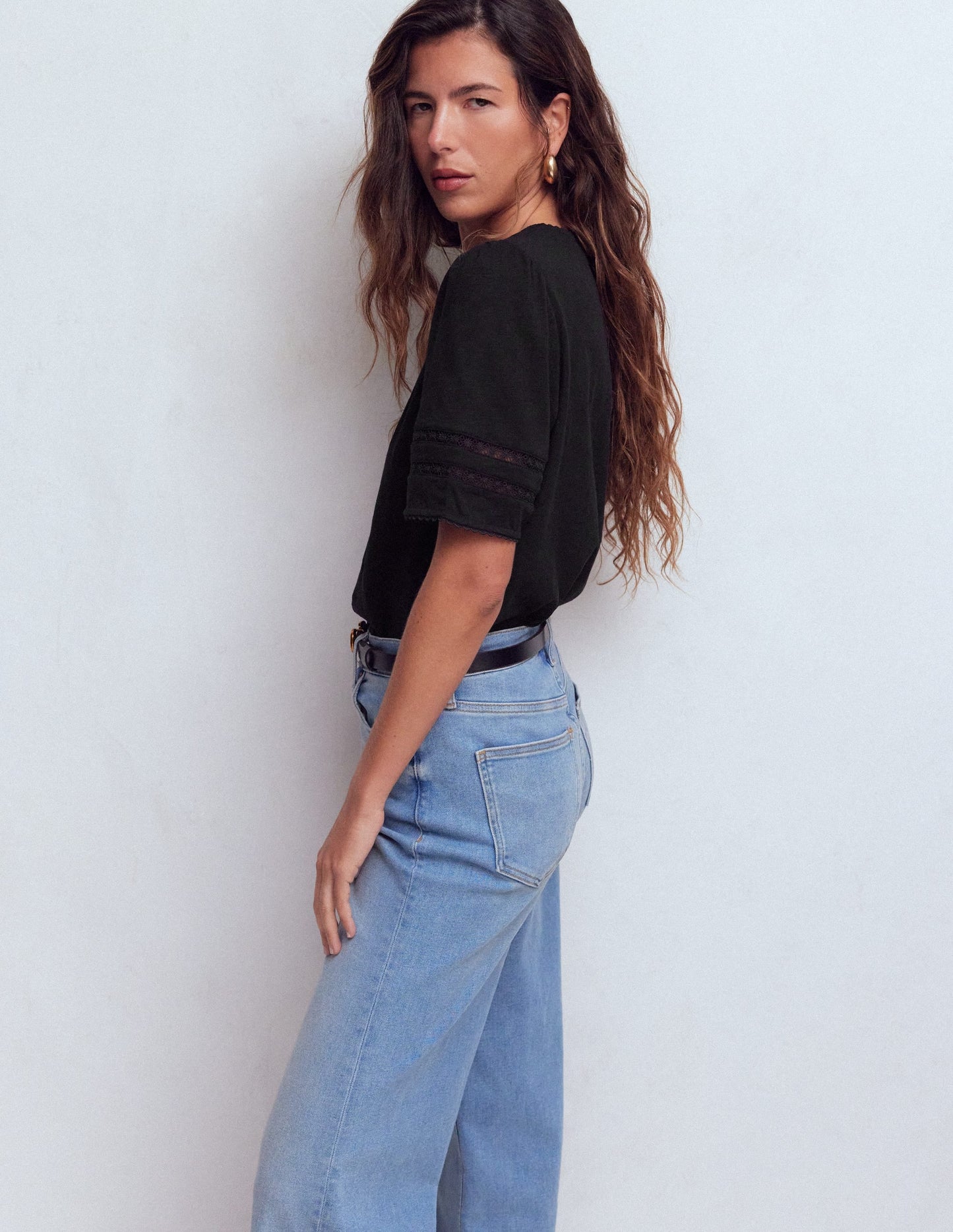 Poppy Trim V Neck T-Shirt-Black