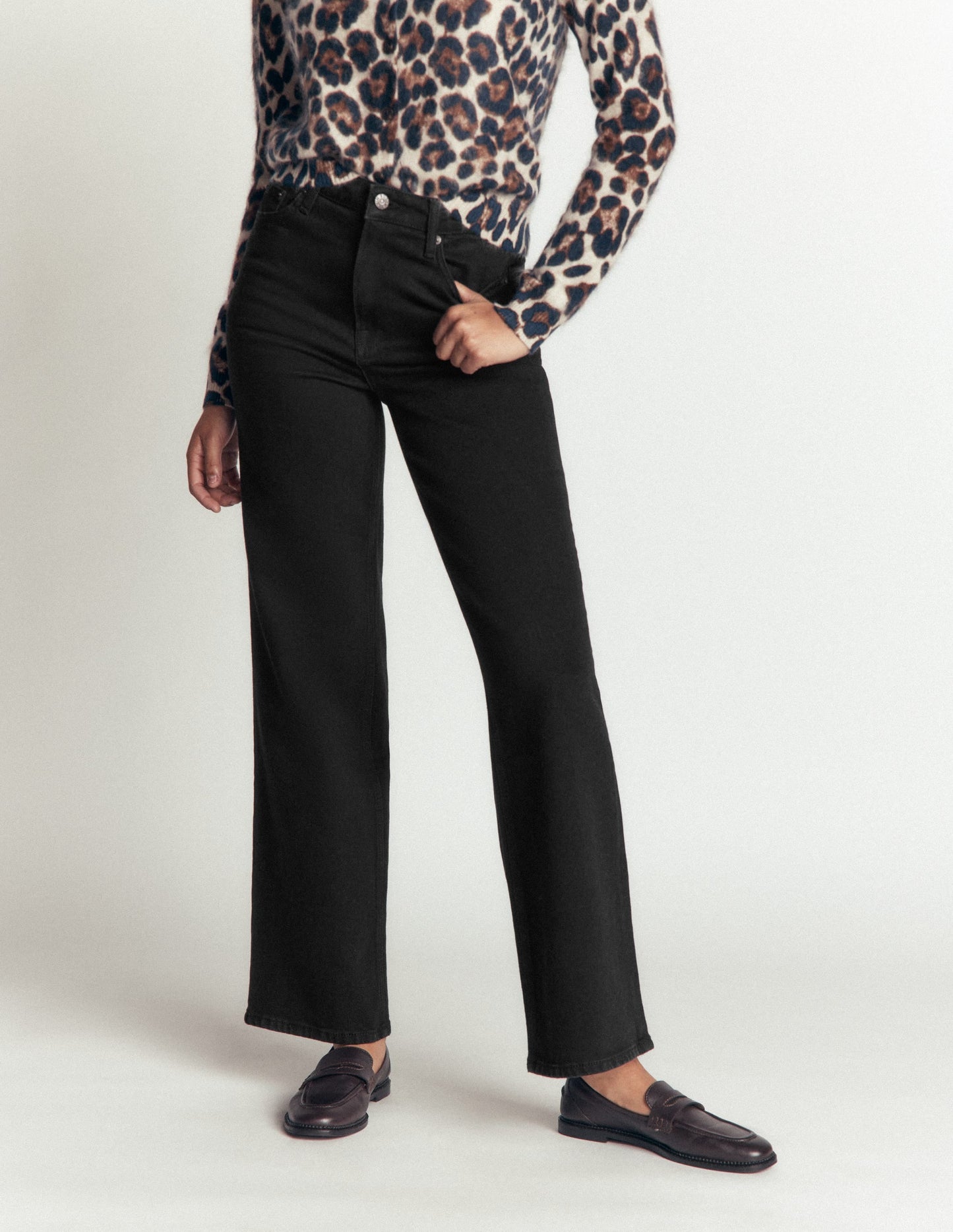 High Rise Column Leg Jeans-Black